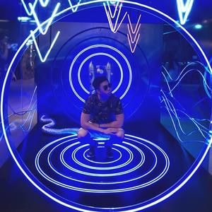 Meet your Posher, Johnny